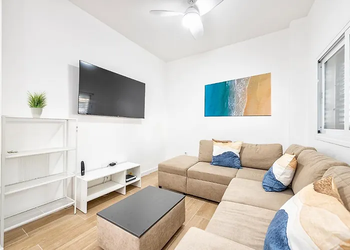 Renovated On Beach. Apartman