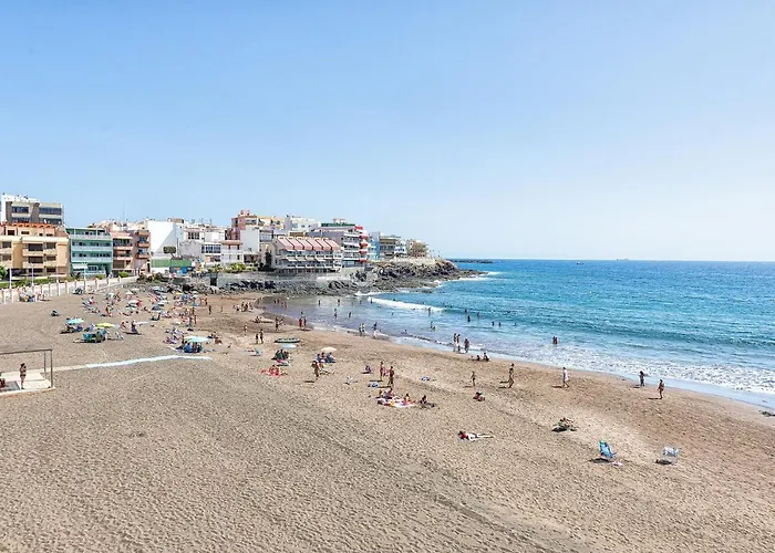 Renovated On Beach. Apartman *